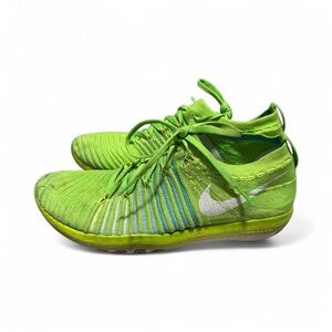 Nike woman Green Athletic Shoes